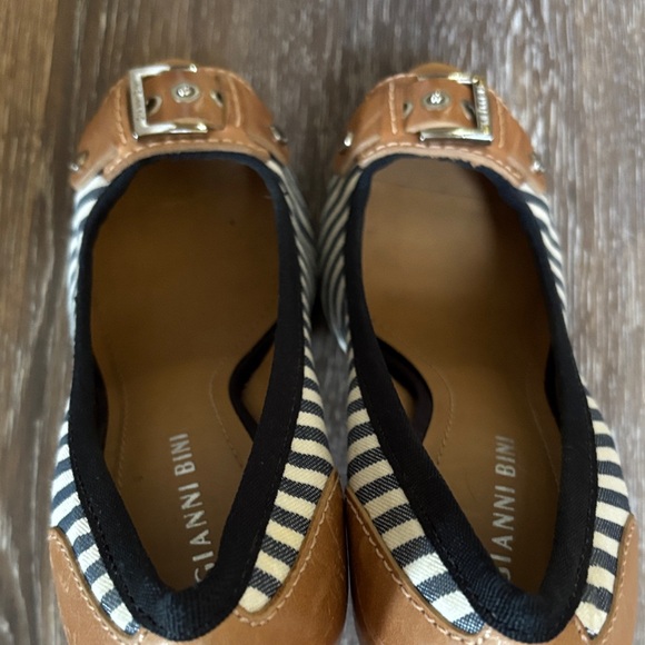 Gianni Bini Striped Black and Tan Heels - Picture 7 of 9
